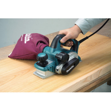 Rabot à bois électrique Makita 82mm - 850 Watts - profondeur rabotage 0 - 4mm | KP0810J