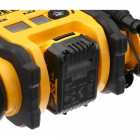 Image du produit : Gonfleur dewalt compact sans fil portatif XR 18 Volts - fonction dégonflage et lampe LED - triple alimentation sur batterie, secteur ou prise allume cigare 12 volts - livré nu sans chargeur ni batterie Dewalt | DCC0...