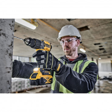 Perceuse visseuse Dewalt percussion compacte - XR - sans fil - 18 Volts - 5Ah li-ion brushless | DCD805P2T-QW