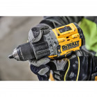 Image du produit : Perceuse visseuse Dewalt percussion compacte - XR - sans fil - 18 Volts - 5Ah li-ion brushless | DCD805P2T-QW