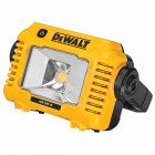 Image du produit : Projecteur Dewalt de chantier ou d'atelier - compact et portable sans fil jusqu'à 2000 lumens compatible avec les batteries Dewalt XR 12 volts et 18 Volts et XR FLEXVOLT 54 Volts | DCL077-XJ