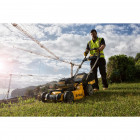 Image du produit : Tondeuse Dewalt double batterie - XR - sans fil - 18 Volts - brushless - 2 batteries Dewalt 5Ah | DCMW564P2-QW