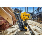 Image du produit : Cloueur de charpente Dewalt - XR - sans fil - 18 Volts - 5Ah li-ion brushless - 2 batteries Dewalt - coffret | DCN692P2-QW