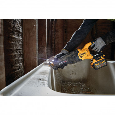 Scie sabre Dewalt - XR - sans fil - 18 Volts - advantage - 1 batterie 6Ah | DCS386T1-QW