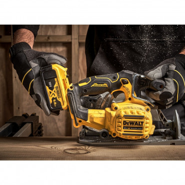 Scie circulaire Dewalt 165mm - XR - sans fil - 18 Volts - 2 batteries Dewalt 5Ah | DCS565P2-QW